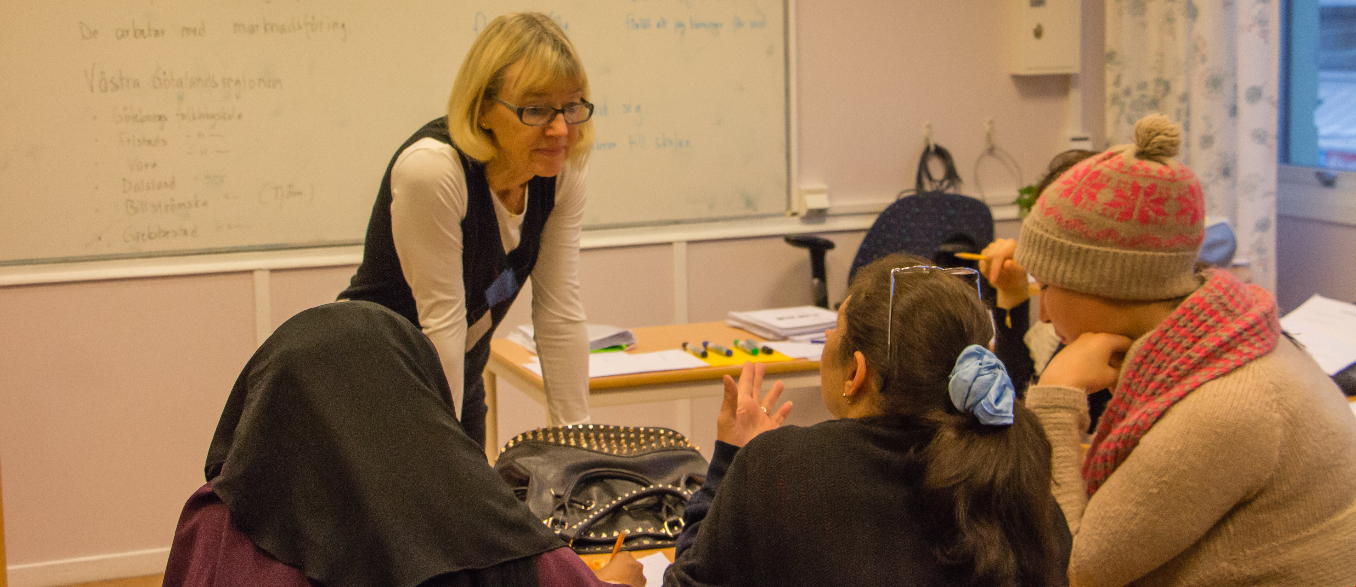 Göteborgs folkhögskola i Biskopsgården klassrumsundervisning
